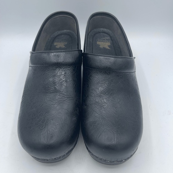 Dansko Black floral Embossed Clogs Womens Size 41 (10.5-11) Leather Tooled - Picture 2 of 7